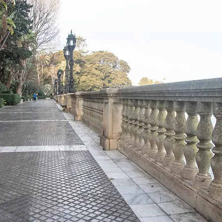 El Paseo De La Alameda De * Cadiz