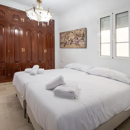 Apartamento El Paseo De La Alameda De