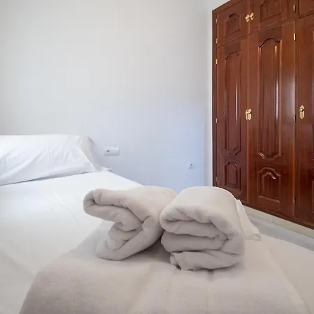 El Paseo De La Alameda De Apartamento