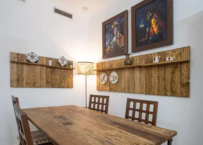 El Paseo De La Alameda De *