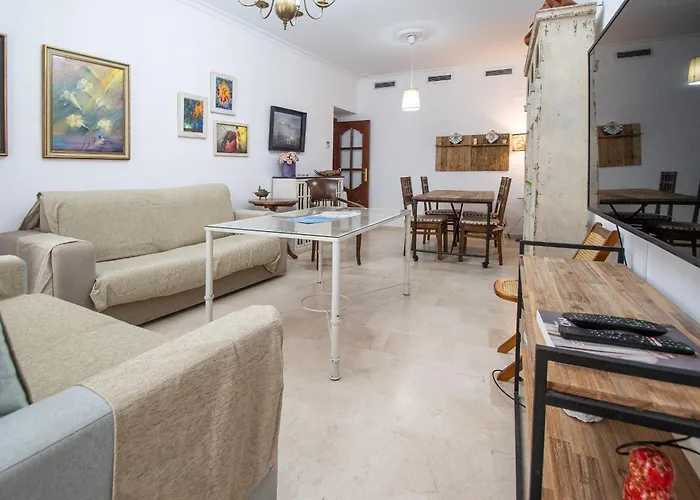 El Paseo De La Alameda De Apartment