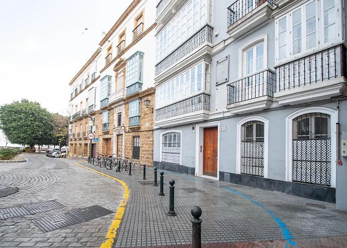 Lägenhet El Paseo De La Alameda De