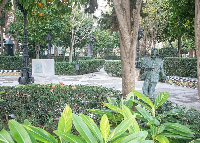 El Paseo De La Alameda De * Cadiz